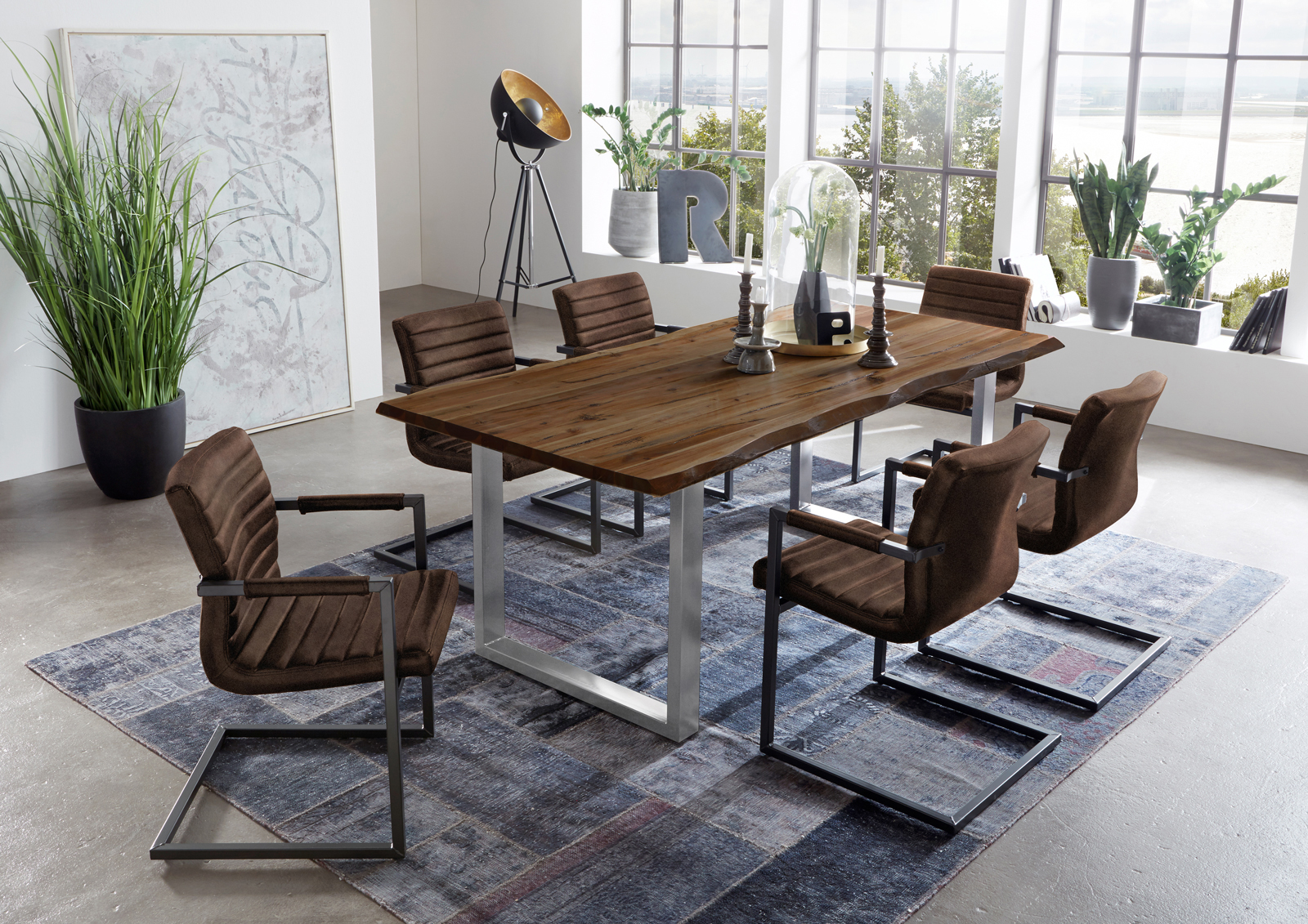 TG_Noah_nussbaum_silberBeine_wildleder_140_01