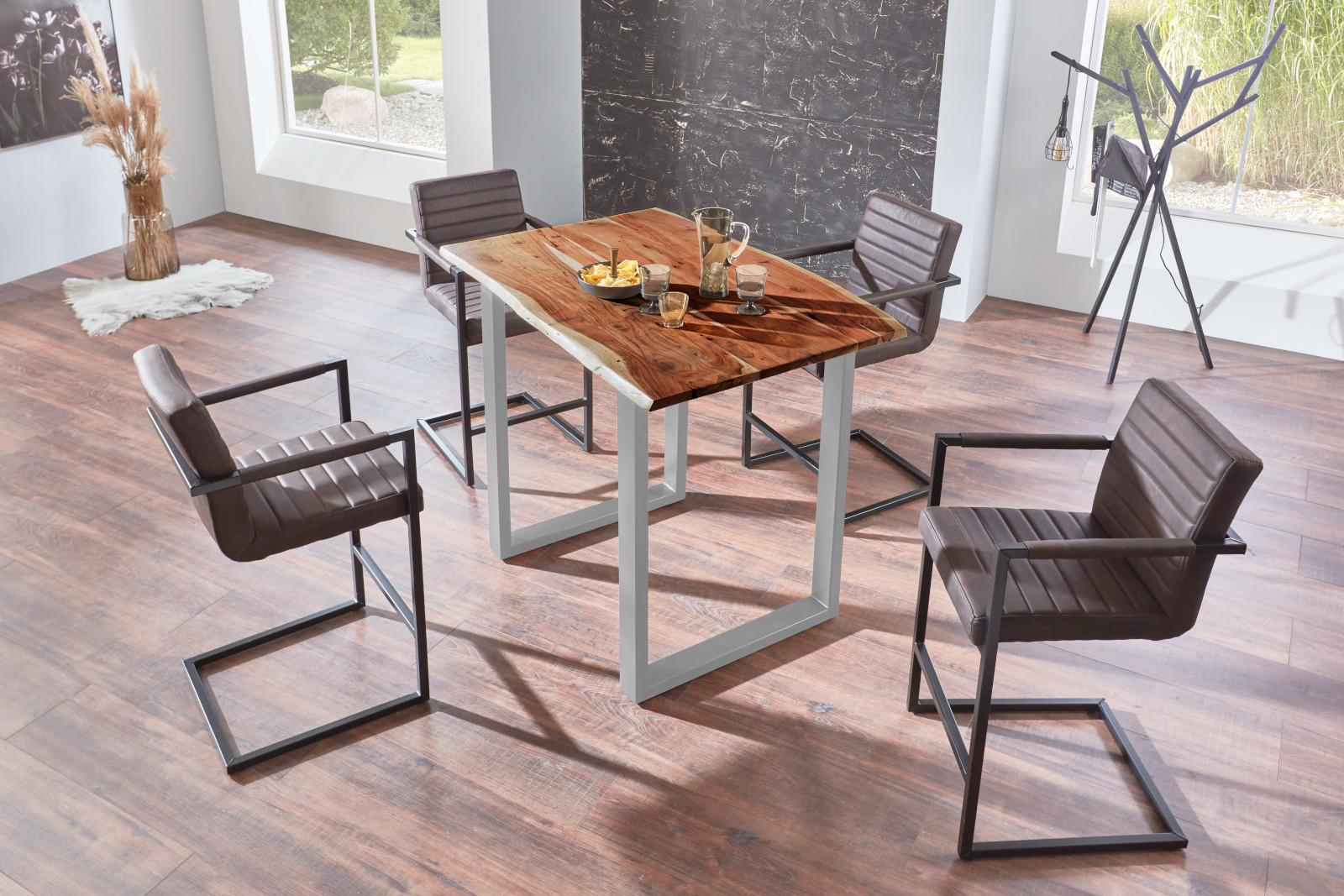 Barttisch_Quebec_nussbaum_silber_07