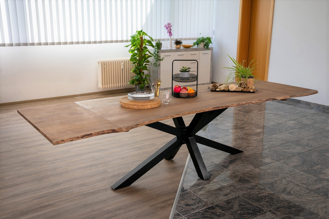 Jannik1_stone_schwarz_ml_01 Jannik1_stone_schwarz_ml_01