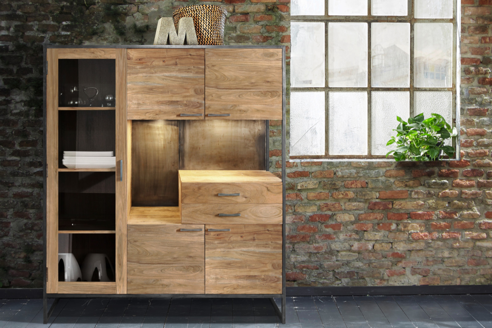 Highboard_Moskau_01
